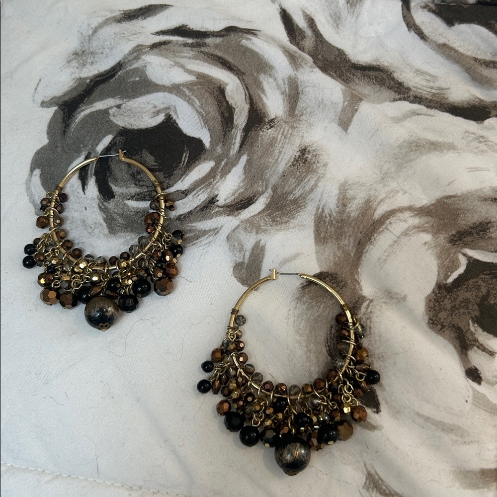 Non Signe Gold Hooped Wired Beaded Click Clack Earrings